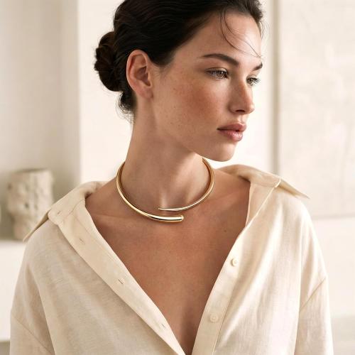 Statement Chunky Gold Collar Necklace for Women,Teardrop Open Cuff Choker with Spring-Hinged Clasp, Modern Torque Bangle Design, Elegant Thick Wrap Fashion Jewelry Gift