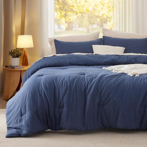 Bedsure King Size Comforter Set, Navy Soft Prewashed Bedding for All Seasons, 3 Pieces GentleSoft™ Warm Down Alternative Bed Set, 1 Lightweight Comforter (104x90) and 2 Pillowcases (20x36)