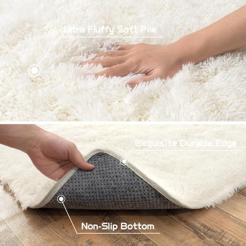 White fluffy area rug medium/small