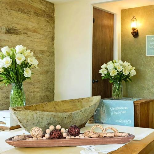 Athaliah Wooden Dough Bowl, Hand Carved Rustic Long Wood Dough Bowls for Decor, Vintage Large Wooden Bread Bowl for Table Centerpiece Dining Room Home Kitchen Decor Candles (40 Inch-Brown)