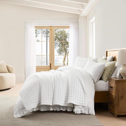 White  Size California Cal King Size Quilt Bedding Sets with Pillow Shams, Oversized Lightweight Soft Bedspread Coverlet, Quilted Blanket Thin Comforter Bed Cover, 3 Pieces, 116x106 inches