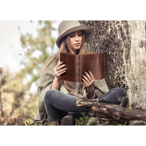 Leather Journal Notebook for Men & Women Daily Vintage Leather Bound Journal Travel Notebook 290 Lined Paper Diary Writing Journal Travelers Scrapbook Poetry Sketchbook Leather Gifts with Pen Holder