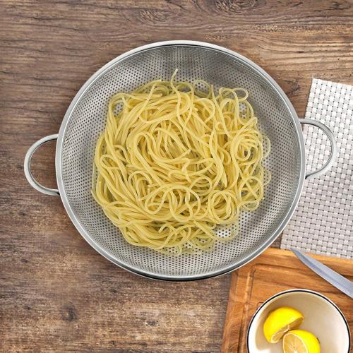 P&P CHEF Colander Set of 3, 1/3/5 Qt, Stainless Steel Colanders Strainers | Metal Micro-Perforated Colanders and Strainers for Draining Rinsing Washing, Ideal for Pasta Fruits, Dishwasher Safe