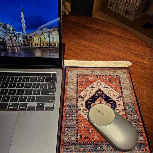 Persian Style Carpet Mouse Pad – Vintage Miniature Bohemian Rug Desk Pad, Non-Slip Computer Mouse Mat with Fringed Edges, Elegant Table Decor for Home & Office Accessories