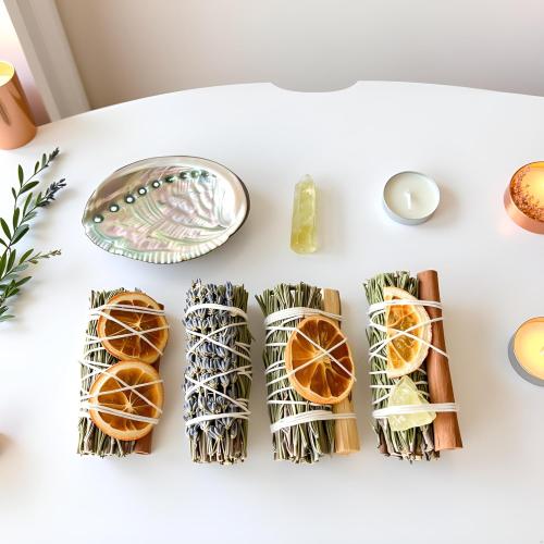 Calyza 7 Pcs Sage Smudge Kit – 4 Rosemary Palo Santo Bundles, Citrine Crystal Point & Candle, Lavender & Palo Santo Kit Sage kit for Meditation & Yoga Spiritual Healing - Home Energy Cleansing