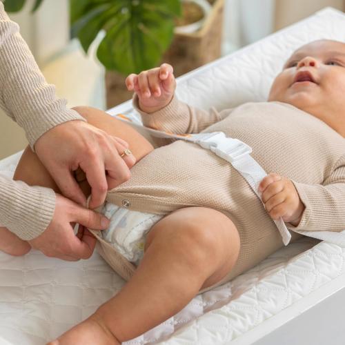 REGAlOSummer by Ingenuity Contoured Changing Pad – Includes Waterproof Changing Liner and Safety Fastening Strap with Quick-Release Buckle