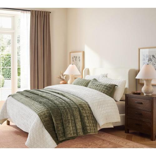 Luxurious Velvet Quilt King Size Set 98 x106 Ultra Soft Bedding Set Quilted Bedspread Coverlet with 2 Matching Pillow Shams for All Seasons,Army Green