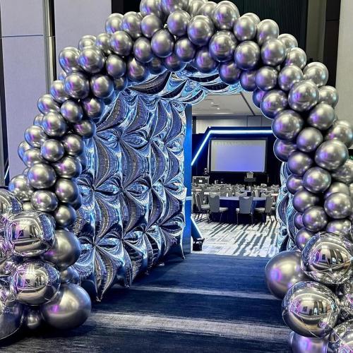 Chrome Silver Square Foil Balloon Wall Tunnel Arch Metallic Silver Balloon Garland Kit New Year's Eve Background Mylar Double Sided Flat Backdrop For Graduation Birthday Party Decorations