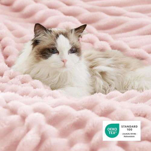 Bedsure Sherpa Throw Blanket for Couch - Super Soft, Cozy Fleece Thick Warm Blanket for Winter, GentleSoft Plush & Fluffy Throw Gift for Women, Room Decor, Pink, 50x60 Inches