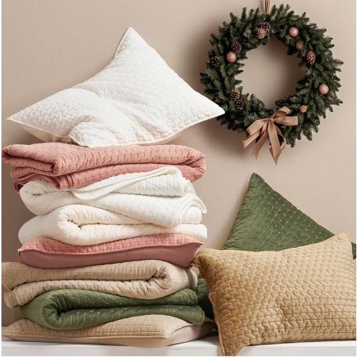 EverGrace Luxury Velvet Quilt Set Queen Size 3 Piece, Soft Cross-Stitch Velvet Comforter Set with Pillow Shams, Lightweight Coverlet Bedspread Bedding Set for All Seasons, Loden Green