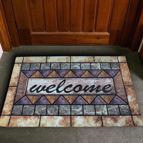 Door Mat Welcome Mat, Heavy Duty Door Mat 17.7 x 29.5 Inch Front Door Rug Doormat for Outdoor Entrance Home Non-Slip Rubber Rug for Front Door, Outside, Entryway, Patio (Brown Welcome)
