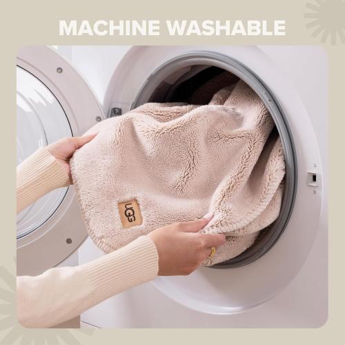 UGG Whitecap Fleece Throw Blanket, Soft Warm Throw for Bed or Chair, Luxury Bedroom Decor, Cozy Blankets, Machine Washable, 50-inch x 70-inch, Pink Quartz