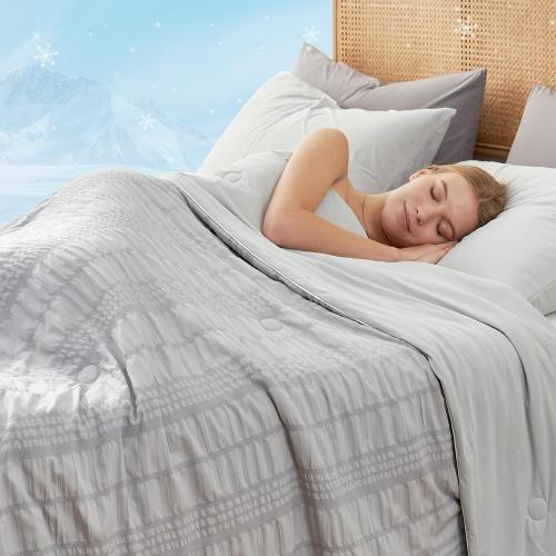 Cozy Bliss Seersucker Cooling Comforter King Size, Q-Max 0.45 Reversible Lightweight Cooling Blanket, Breathable Silk Smooth Summer Bedding Quilt for Hot Sleepers Night Sweats Light Grey