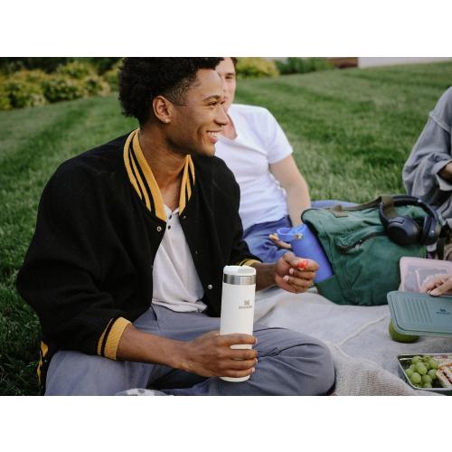 Stanley AeroLight Transit Bottle 20 oz | Locking Drink Through Lid | Leak Resistant Water Bottle or Coffee Travel Mug | Lightweight Insulated Stainless Steel | BPA-Free | Rose Quartz