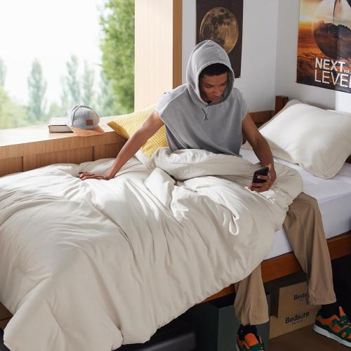 Bedsure Twin/Twin XL Comforter Set - Beige Soft Bedding for All Seasons, Cationic Dyed Bed Set, 2 Pieces, 1 Twin Size Comforter (68x88) and 1 Pillow Sham (20x26 2)