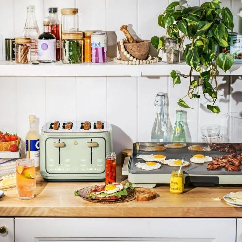 4 Slice Toaster with Touch Control Panel, 1800W Fast Heating, 7 Toast Shade Levels, Extra Wide Slots for Bagels, Removable Crumb Tray (Sage Green)