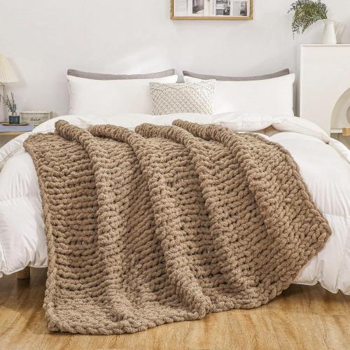 WESHIONGOO Chunky Knit Blanket Throw Knitted Throw Blankets for Couch Bed Fluffy Soft Blanket with Jumbo Chenille Yarn Thick 100% Handmade (Brown)