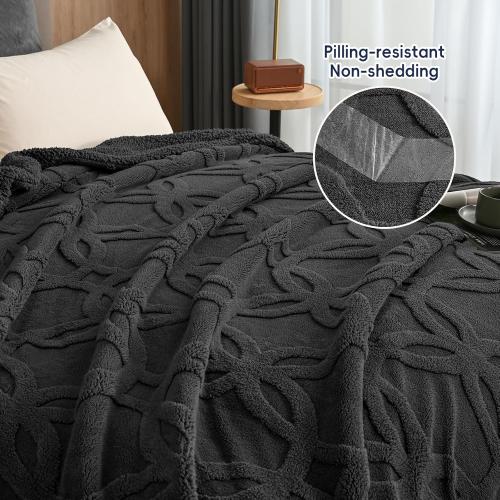 Fleece Blanket King Size for Bed, 510GSM Fleece Lightweight Yet Warm Blanket, No Shed No Pilling, Tufted Jacquard Cozy Thick Bed Throw for Home Decor Christmas, Dark Grey
