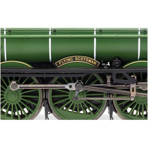 Hornby Electric Train Set - R1255M The Flying Scotsman A1Class - OO Gauge Train Starter Sets, Adult Vintage Trains, Small Hobby Model for Adults - with Tracks, MidiMat, Connecting Track, Controller