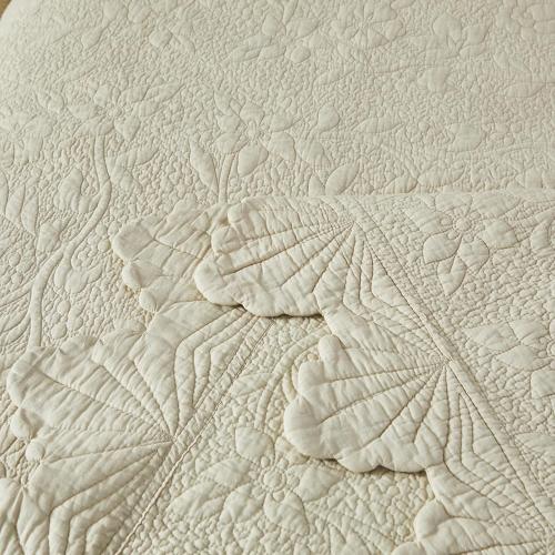 Brandream Beige Quilts Queen King Size Cotton Farmhouse Matelasse Coverlet Scalloped Edge Bedspreads Luxury Quilt Bedding Set 3-Piece 98x106