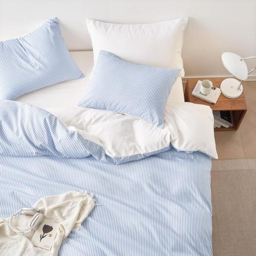 Wake In Cloud - Striped Comforter Set, Ticking Stripe Vertical Pinstripe Neutral Farmhouse Pattern Printed, Soft Lightweight Bedding, Blue White, King Size