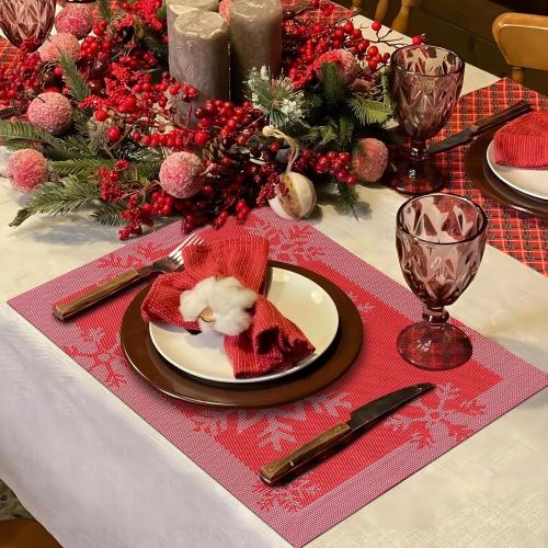Aofmee Christmas Placemats Set of 6, Washable Christmas Place Mats for Kitchen Dining Table, Indoor/Outdoor Woven Vinyl Christmas Table Mats, Non-Slip Heat Resistant Holiday Placemats Easy to Clean