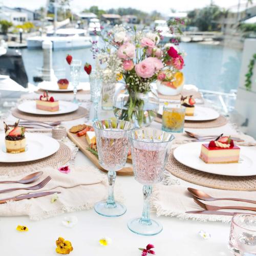 BELLAFORTE Shatterproof Tritan Wine Glass, Set of 4, 10oz - Myrtle Beach Plastic Wine Glasses - Unbreakable Wine Goblets for Indoor and Outdoor Use - BPA Free - Dishwasher Safe - Teal