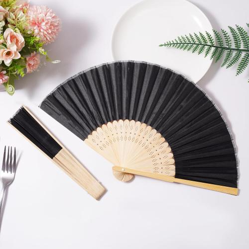 50pcs Black Imitated Silk Fabric Bamboo Folded Hand Fan Bridal Dancing Props Church Wedding Party Favors with Organza Bags