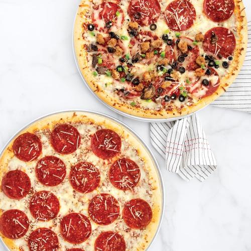 Nordic Ware Naturals 16 Air Crisp Perforated Aluminum Pizza Pan, Set of 2 ‼️scratches on the item‼️