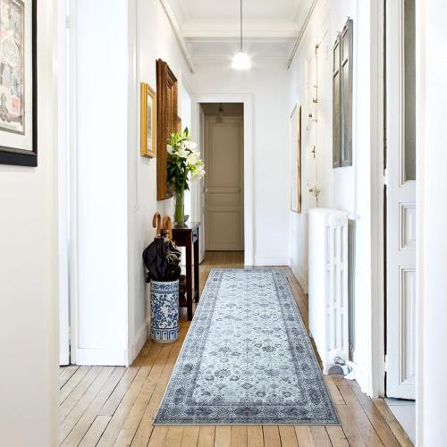 Rugcomf Runner Rug Small Hallway Washable Boho Soft Area Rug Non-Slip Faux Wool Vintage for Kitchen, Entryway, Laundry, Bedroom, Indoor (Grey and White)