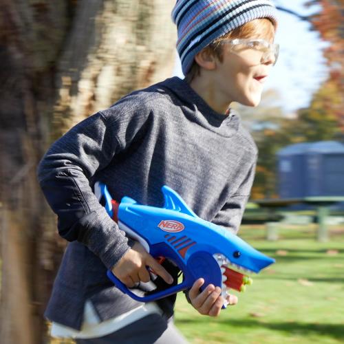 NERF Junior Wild Sharkfire, Easy Play Dart Blaster, 8 Nerf Elite Darts, Nerf Blaster Shark Toys for 6 Year Old Boys & Girls & Up, Outdoor Toys