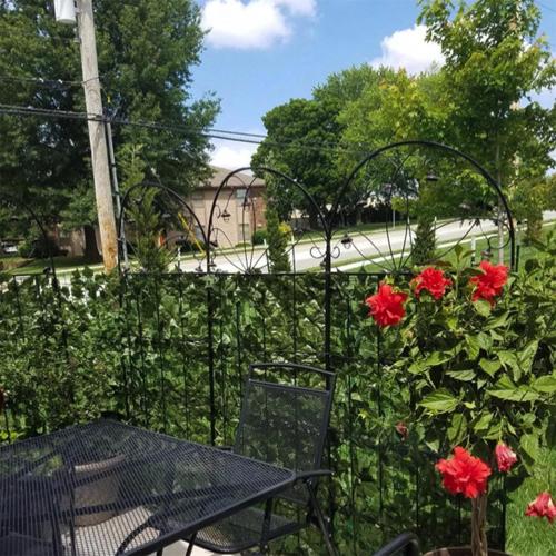 Artificial Ivy Privacy Fence 118x39.4in Grass Wall Screen Fake Vines Balcony Fence Privacy Screen Cover, Faux Ivy Leaf Hedge Panels Wall Decoration