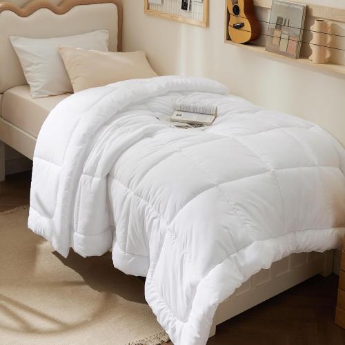 64 in X 88 in- Bedsure Comforter Duvet Insert - Quilted Comforters Twin Size, All Season Duvet, Down Alternative Bedding, with 8 Tabs, Gifts for Women/Men, White, Twin 88 x 68 Inches