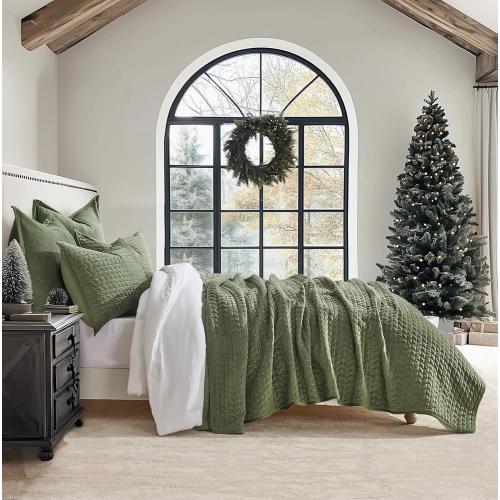 EverGrace Luxury Velvet Quilt Set Queen Size 3 Piece, Soft Cross-Stitch Velvet Comforter Set with Pillow Shams, Lightweight Coverlet Bedspread Bedding Set for All Seasons, Loden Green