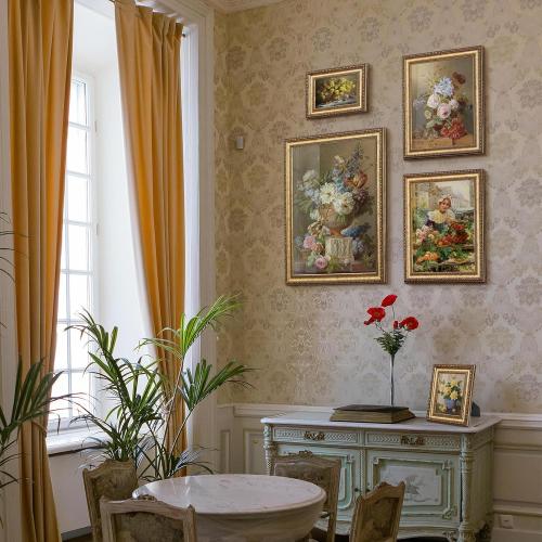 12x16 Gold Picture Frame, 2 Pack Ornate Vintage Picture Frames for Wall or Tabletop Display, 12x16 Photo Frame Gold with Real Glass, Display Poster 8.5x11 with Mat or 12 x 16 without Mat for Antique Déco