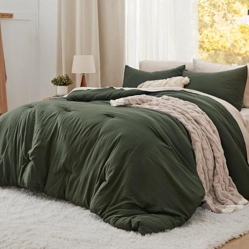 Bedsure Queen Comforter Set, Dark Green Soft Prewashed Bedding for All Seasons, 3 Pieces GentleSoft™ Bed Set, 1 Lightweight Comforter (90x90) and 2 Pillowcases (20x26)