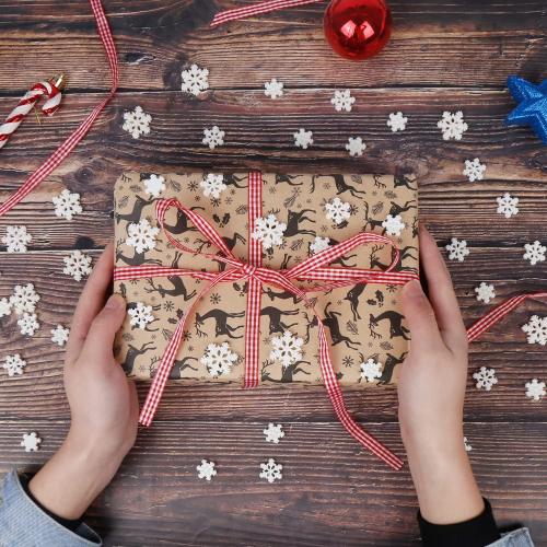 FOIMAS Tiny Resin Snowflake Decor,48pcs White Glitter Snowflake for Christmas Embellishment DIY Craft Project Winter Wonderland Supply