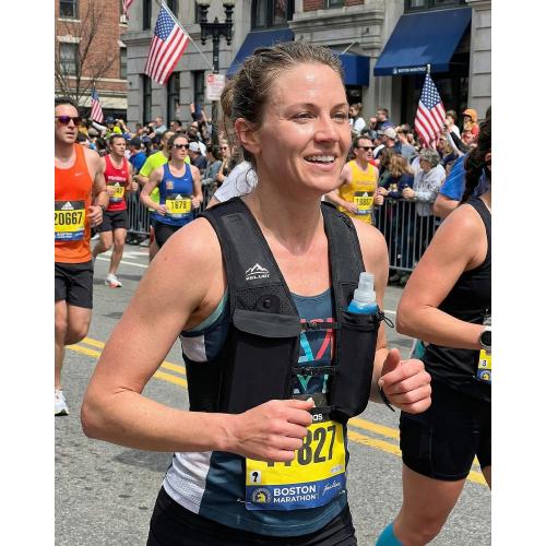 Running Vest for Women Men, USA Original Patent, Adjustable Chest Straps Running Hydration Vest with 500ml Soft Flask, Lightweight Reflective Hydration Backpack for Marathon