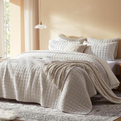 Velvet Quilt Full/Queen Size-90''x98'', Lightweight White Velvet Comforter Set with 2 Pillow Shams, Soft Bedspread Coverlet Quilted Bedding Set for All Season