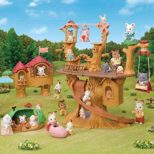 Calico Critters Adventure Treehouse Gift Set, Collectible Dollhouse, Figure and Accessories