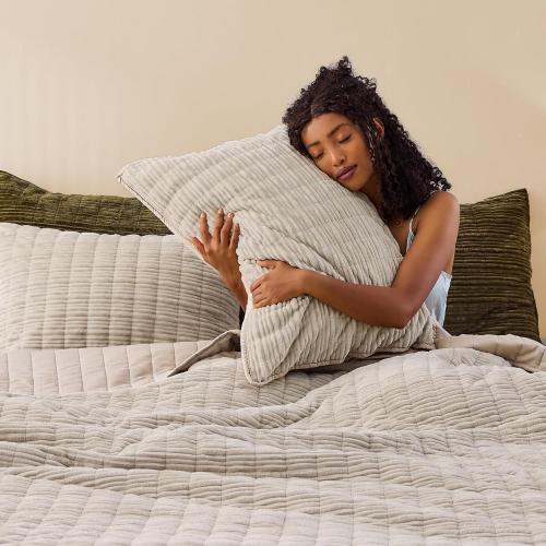 Super king plus 325 x 305 cm Wonderful Luxury Velvet Quilt - Striped Channel Stitch Beige Quilt King, Soft Corduroy Lightweight Comforter, Pet-Friendly, Tear-Resistant, Bedspread Coverlet Bedding Set for All Season