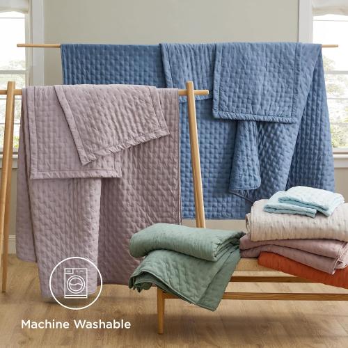 Bedsure Quilt - Sage Green Bedspread & Lightweight Comforter, Modern & Boho Coverlet with Clover Pattern, Ultra Soft All-Season Bedding
