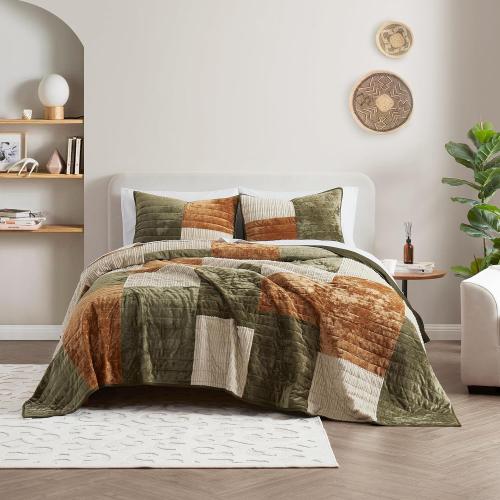 Wonderful 3-Piece Velvet Patchwork Quilt Set, Queen Striped Channel Stitch Green Quilt,Pet-Friendly,Soft Lightweight Comforter Versatile as Quilt/Bedspread for Adults Teens Kids Bedroom