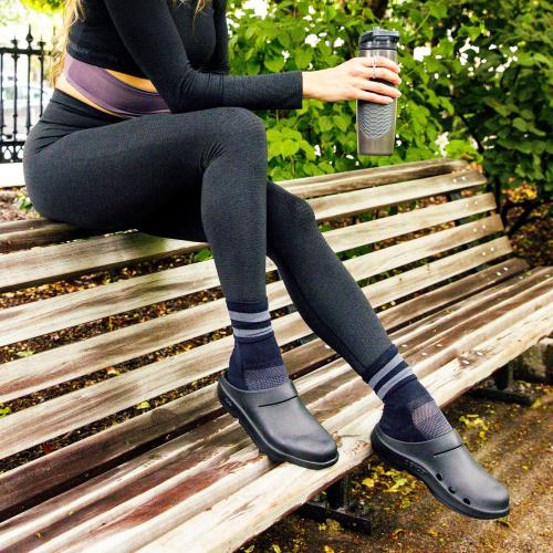 Size 13 OOFOS OOcloog Recovery Clog - Women’s and Men’s