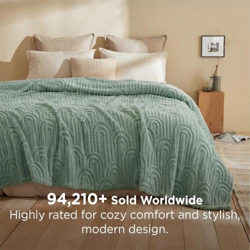 Bedsure GentleSoft Fleece King Size Blanket for Bed - Super Soft & Cozy, Fluffy Blankets for Women & Girls, Ideal for Sofa & Couch, Sage Green, 108x90 Inches