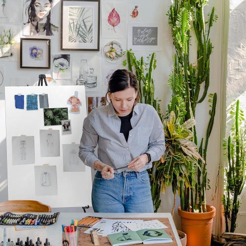 Lightweight Aluminum Telescoping Display Easel, 70 Inches, Black (4)