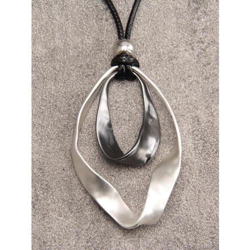 JAOYU Bohemian Necklaces for Women Leather Necklace Wood Pendant Choker Long Brown Necklace Chunky Circle Boho Hippie Jewelry