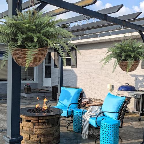 Artificial Boston Ferns Hanging Plants 2 Pack Fake Hanging Plants for Outdoors, UV Resistant Outdoor Hanging Faux Ferns Plants for Front Porch Indoor Décor