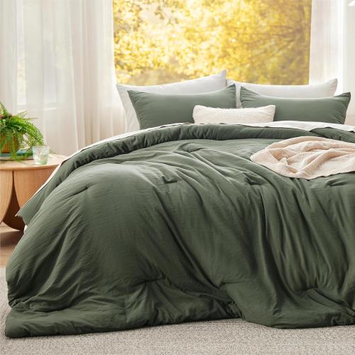 Bedsure Super King Plus Comforter Set, Dark Green Soft Prewashed Bedding for All Seasons, 3 Pieces GentleSoft™ Bed Set, 1 Lightweight Comforter (128x120) and 2 Pillowcases (20x36)