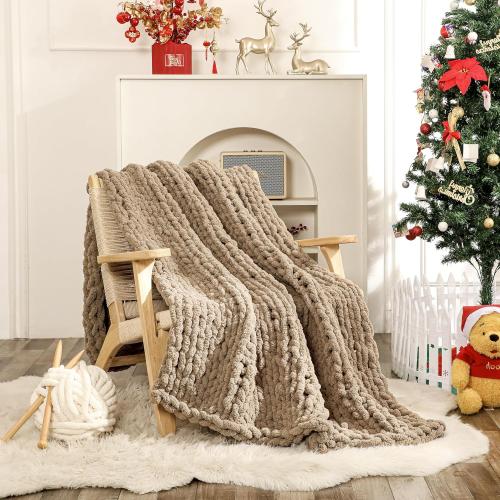 WESHIONGOO Chunky Knit Blanket Throw Knitted Throw Blankets for Couch Bed Fluffy Soft Blanket with Jumbo Chenille Yarn Thick 100% Handmade (Brown)